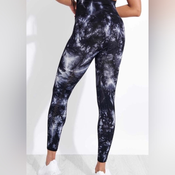 Free People Movement Good Karma Tie Dye Leggings - Picture 5 of 15